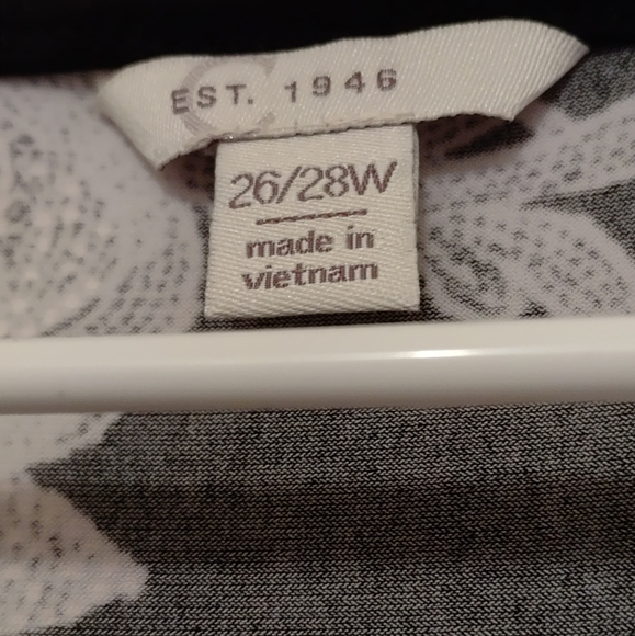 26/28W Cato Pullover V-Neck Top/Poly/Spandex/Black&Turquoise-3/4 Bell Sleeve - Picture 3 of 5